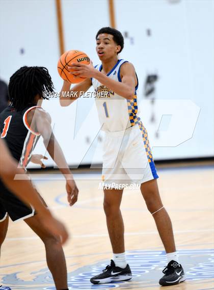Thumbnail 3 in Mainland vs Cocoa (Mainland Christmas Shootout) photogallery.