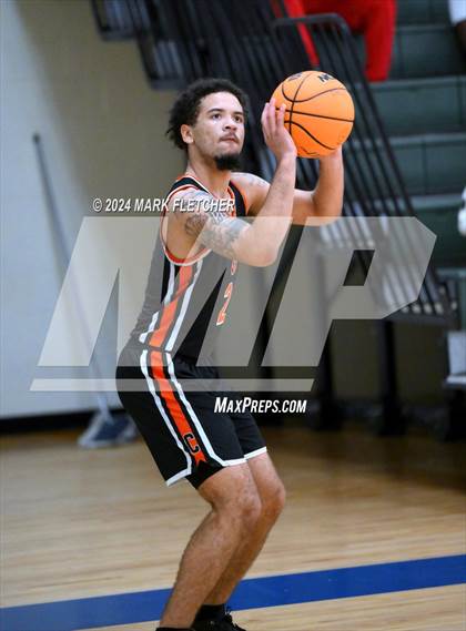 Thumbnail 2 in Mainland vs Cocoa (Mainland Christmas Shootout) photogallery.