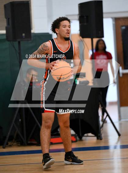 Thumbnail 1 in Mainland vs Cocoa (Mainland Christmas Shootout) photogallery.