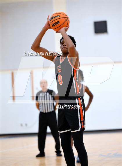 Thumbnail 2 in Mainland vs Cocoa (Mainland Christmas Shootout) photogallery.
