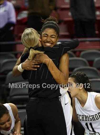 Thumbnail 2 in St. Mary's vs. Archbishop Mitty (CIF D2 NorCal Regional Final) photogallery.