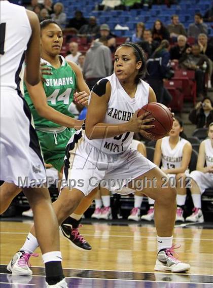 Thumbnail 2 in St. Mary's vs. Archbishop Mitty (CIF D2 NorCal Regional Final) photogallery.