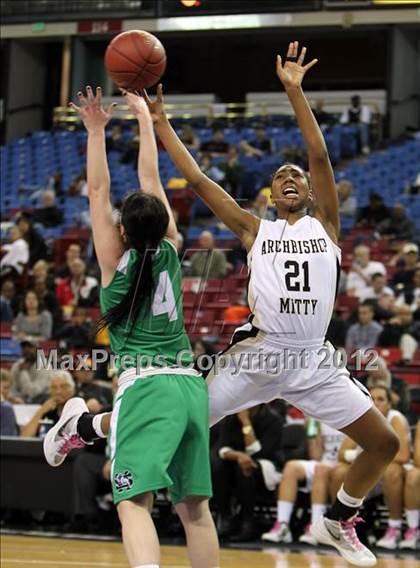 Thumbnail 1 in St. Mary's vs. Archbishop Mitty (CIF D2 NorCal Regional Final) photogallery.