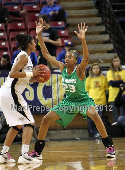 Thumbnail 3 in St. Mary's vs. Archbishop Mitty (CIF D2 NorCal Regional Final) photogallery.