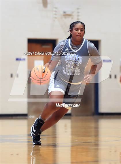 Thumbnail 2 in JV: South Lenoir @ Swansboro photogallery.