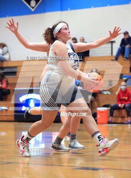 Thumbnail 2 in JV: South Lenoir @ Swansboro photogallery.