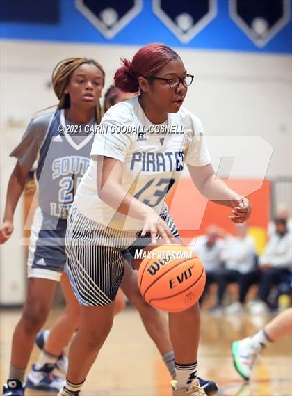 Thumbnail 1 in JV: South Lenoir @ Swansboro photogallery.