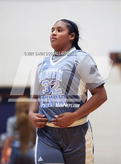 Thumbnail 2 in JV: South Lenoir @ Swansboro photogallery.