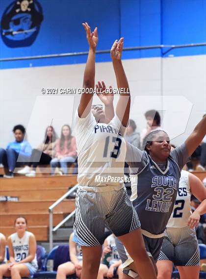 Thumbnail 2 in JV: South Lenoir @ Swansboro photogallery.