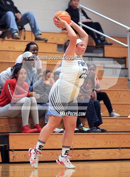 Thumbnail 2 in JV: South Lenoir @ Swansboro photogallery.