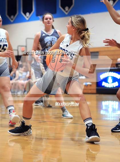 Thumbnail 2 in JV: South Lenoir @ Swansboro photogallery.