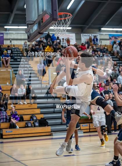 Thumbnail 2 in Bonita Vista @ Carlsbad (CIF SDS D1 Semifinal) photogallery.