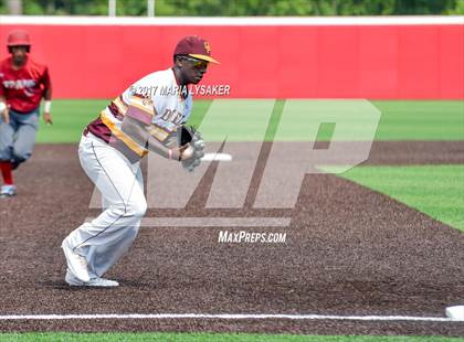 Thumbnail 2 in Deer Park vs Fort Bend Travis (UIL 6A Region 1 & 3 Final) photogallery.