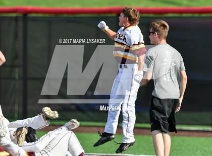 Thumbnail 3 in Deer Park vs Fort Bend Travis (UIL 6A Region 1 & 3 Final) photogallery.