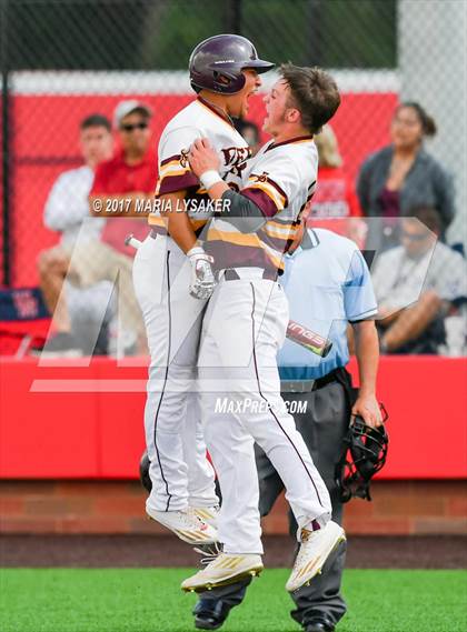 Thumbnail 2 in Deer Park vs Fort Bend Travis (UIL 6A Region 1 & 3 Final) photogallery.