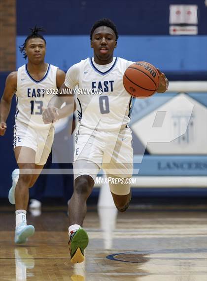 Thumbnail 1 in Edwardsville @ Belleville East photogallery.