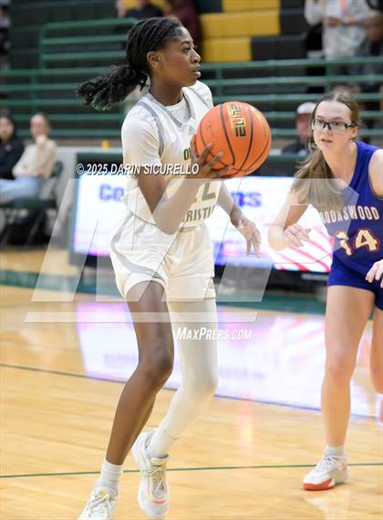 Thumbnail 1 in Ontario Christian vs Brookswood (BC) (Nike Tournament of Champions) photogallery.