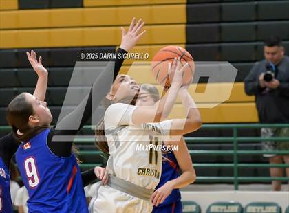 Thumbnail 1 in Ontario Christian vs Brookswood (BC) (Nike Tournament of Champions) photogallery.
