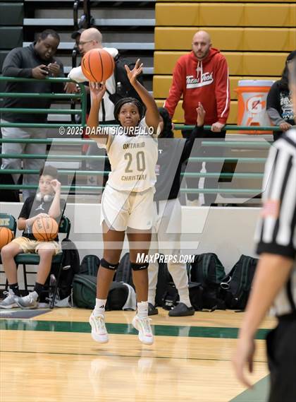 Thumbnail 1 in Ontario Christian vs Brookswood (BC) (Nike Tournament of Champions) photogallery.