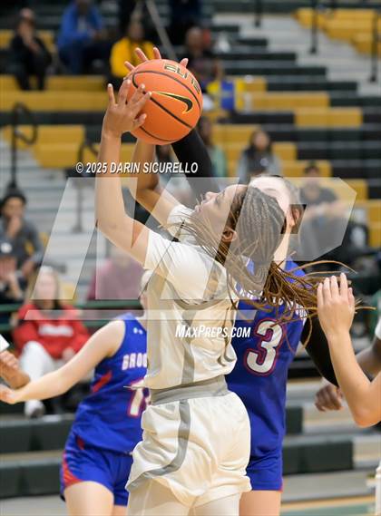 Thumbnail 2 in Ontario Christian vs Brookswood (BC) (Nike Tournament of Champions) photogallery.