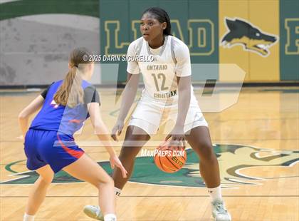 Thumbnail 1 in Ontario Christian vs Brookswood (BC) (Nike Tournament of Champions) photogallery.