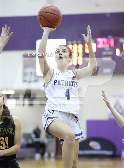 Thumbnail 2 in Olentangy Liberty vs. Tri-Valley (OGBR Classic in the City) photogallery.