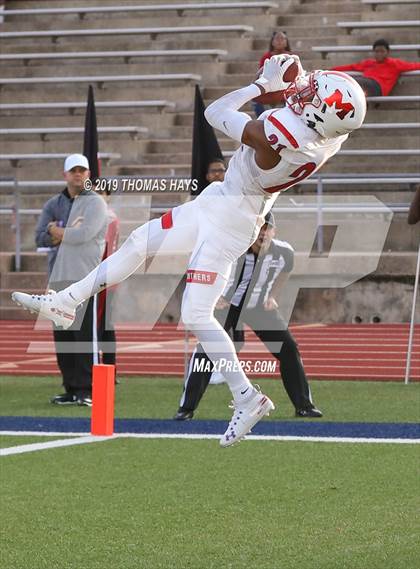 Thumbnail 3 in Midway vs. Westfield (UIL 6A Division 2 Region 2 Semifinal) photogallery.