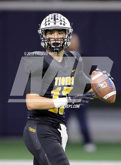 Thumbnail 3 in Malakoff vs Brock (UIL 3A Semifinal) photogallery.