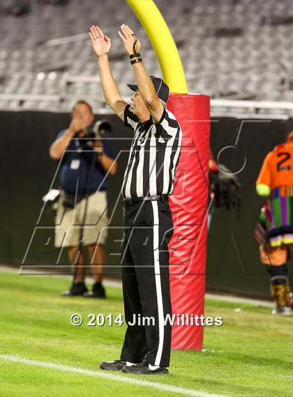 Thumbnail 1 in Hamilton vs. Chandler (AIA D1 Final)  photogallery.
