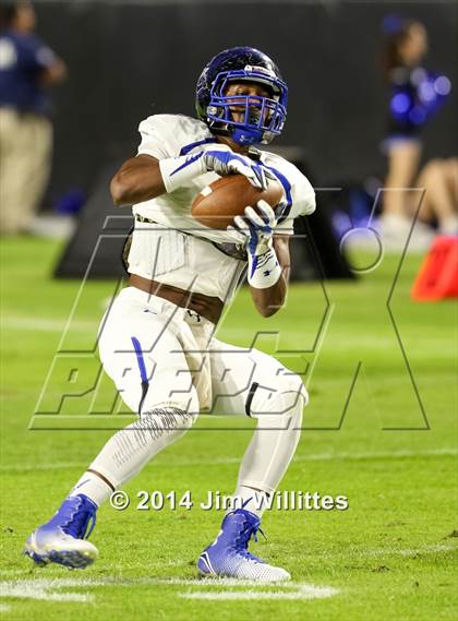 Thumbnail 3 in Hamilton vs. Chandler (AIA D1 Final)  photogallery.