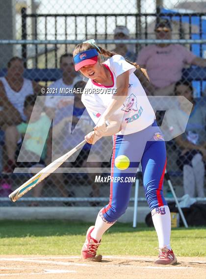 Thumbnail 3 in DFW Fastpitch HR Derby photogallery.