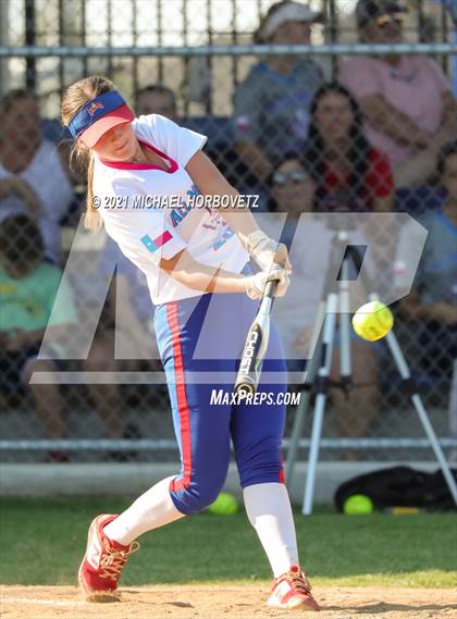 Thumbnail 3 in DFW Fastpitch HR Derby photogallery.