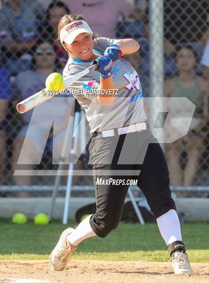 Thumbnail 2 in DFW Fastpitch HR Derby photogallery.