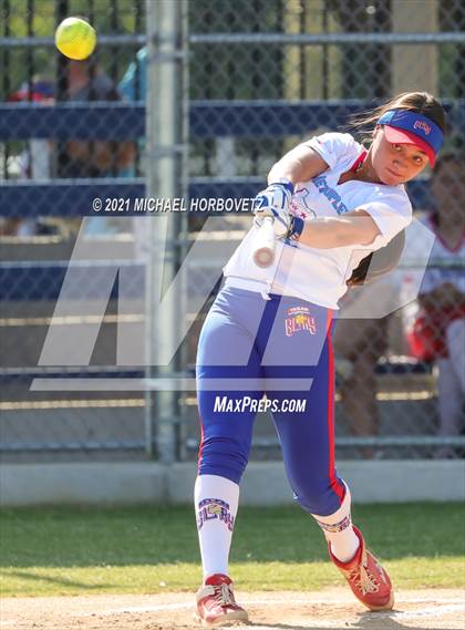 Thumbnail 3 in DFW Fastpitch HR Derby photogallery.