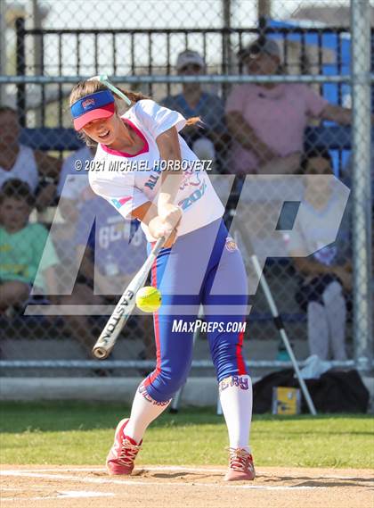 Thumbnail 2 in DFW Fastpitch HR Derby photogallery.