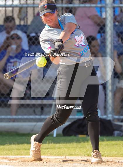 Thumbnail 3 in DFW Fastpitch HR Derby photogallery.