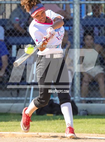 Thumbnail 2 in DFW Fastpitch HR Derby photogallery.