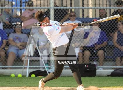 Thumbnail 3 in DFW Fastpitch HR Derby photogallery.