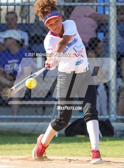 Thumbnail 3 in DFW Fastpitch HR Derby photogallery.