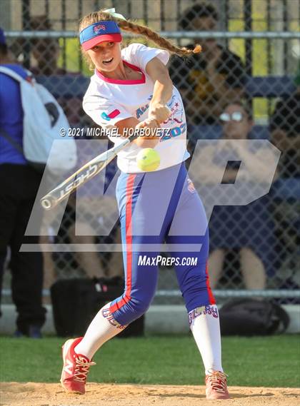 Thumbnail 3 in DFW Fastpitch HR Derby photogallery.
