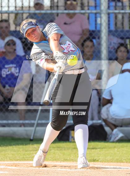 Thumbnail 2 in DFW Fastpitch HR Derby photogallery.