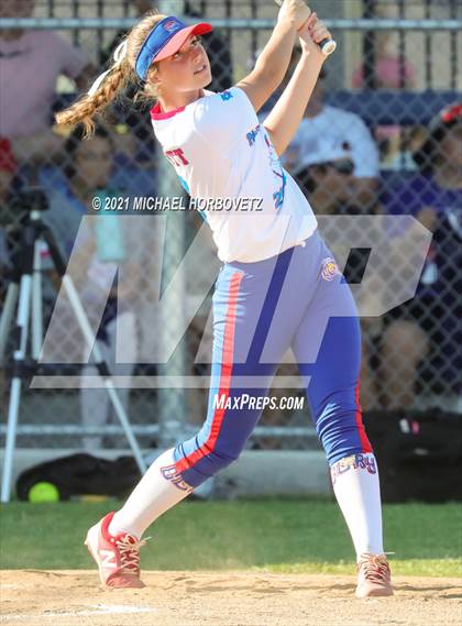 Thumbnail 3 in DFW Fastpitch HR Derby photogallery.