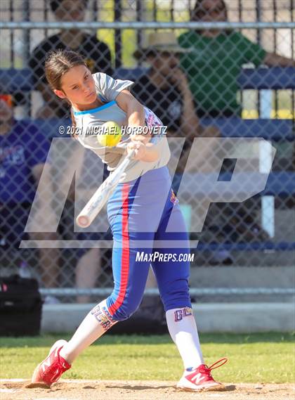 Thumbnail 3 in DFW Fastpitch HR Derby photogallery.