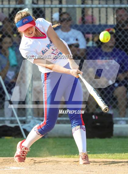 Thumbnail 2 in DFW Fastpitch HR Derby photogallery.