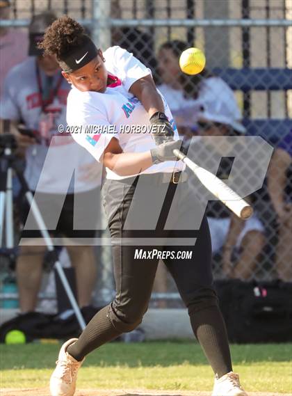 Thumbnail 2 in DFW Fastpitch HR Derby photogallery.