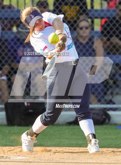 Thumbnail 2 in DFW Fastpitch HR Derby photogallery.