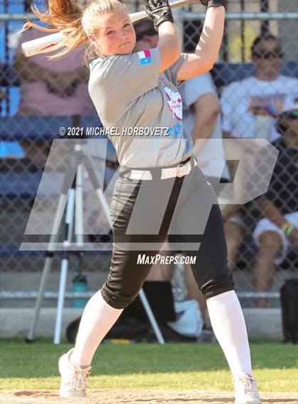 Thumbnail 3 in DFW Fastpitch HR Derby photogallery.