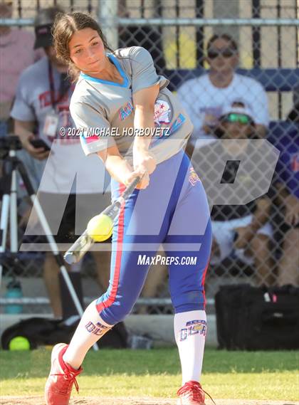Thumbnail 2 in DFW Fastpitch HR Derby photogallery.