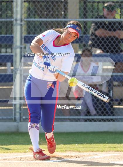 Thumbnail 2 in DFW Fastpitch HR Derby photogallery.