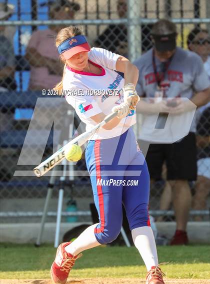 Thumbnail 3 in DFW Fastpitch HR Derby photogallery.